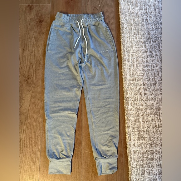 NVGTN joggers size small - Picture 9 of 9
